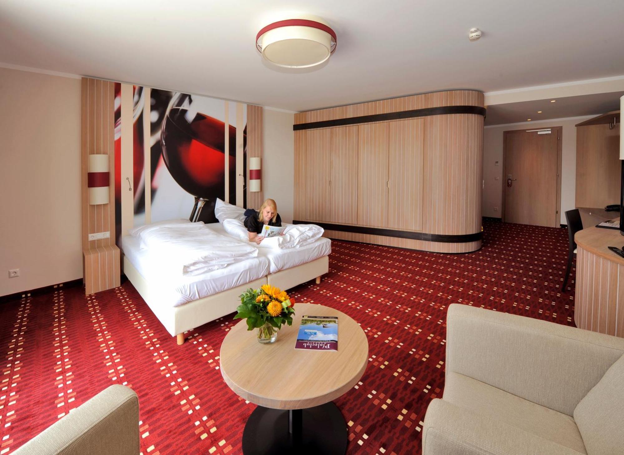 Wohlfuehlhotel Alte Rebschule Rhodt unter Rietburg Room photo